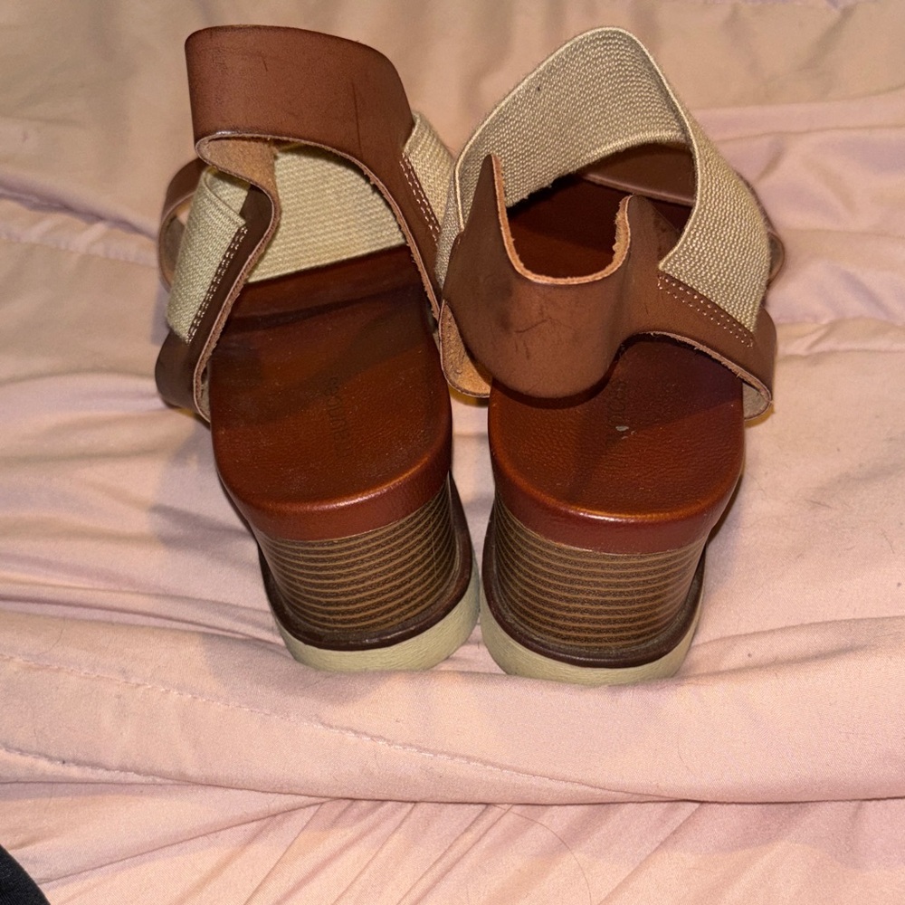 Maurices Tan and Cream Women's Sandals Size 8.5 Women’s Wedge Shoes - Picture 11 of 14
